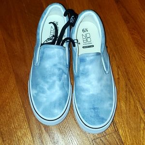 Memory foam shoes size 6.5